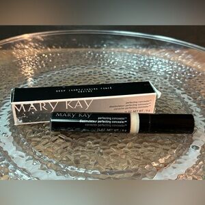 Mary Kay Perfecting Concealer